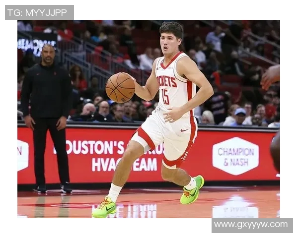 火箭险胜独行侠，队员发挥出色：一场惊心动魄的篮球盛宴